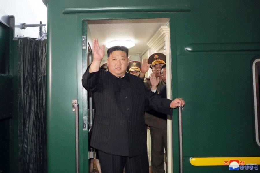 Ziemeļkoreja: Japānas premjers paudis vēlmi tikties ar Kimu Čenunu
