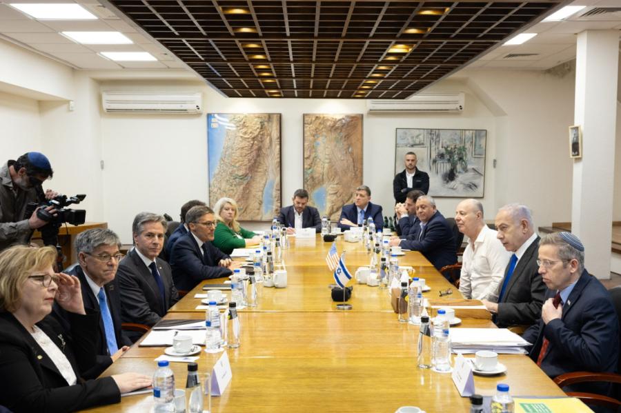 ASV un Izraēlas aizsardzības ministri apspriedīs karu Gazas joslā