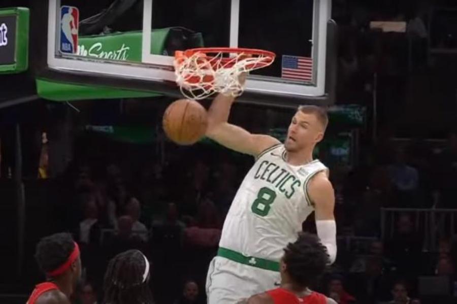 Porziņģim «double-double» un četri bloķēti metieni «Celtics» uzvarā (VIDEO)