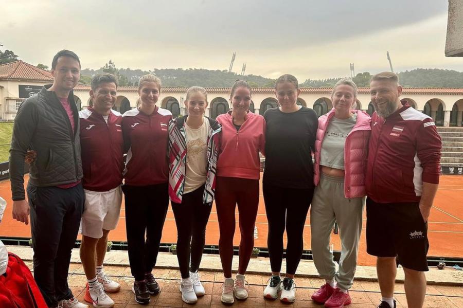 Latvijas tenisistes Kingas kausa pirmajā spēlē stājas pretī Portugālei