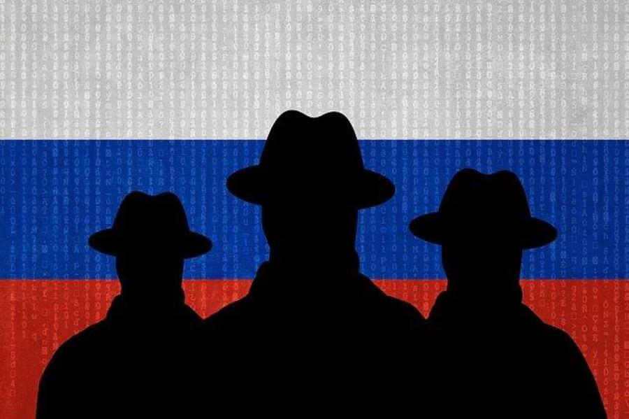 Aiztur divas personas aizdomās par informācijas vākšanu un nodošanu Krievijai