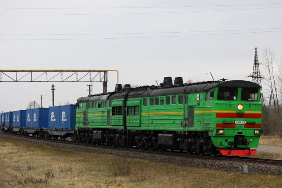 Kravu pārvadājumi samazinājās visos transporta veidos