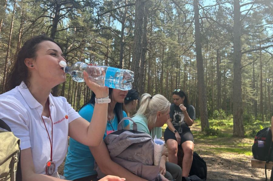 Pētījums: kāpēc pusei Latvijas iedzīvotāju ir sausa mute (+VIDEO)