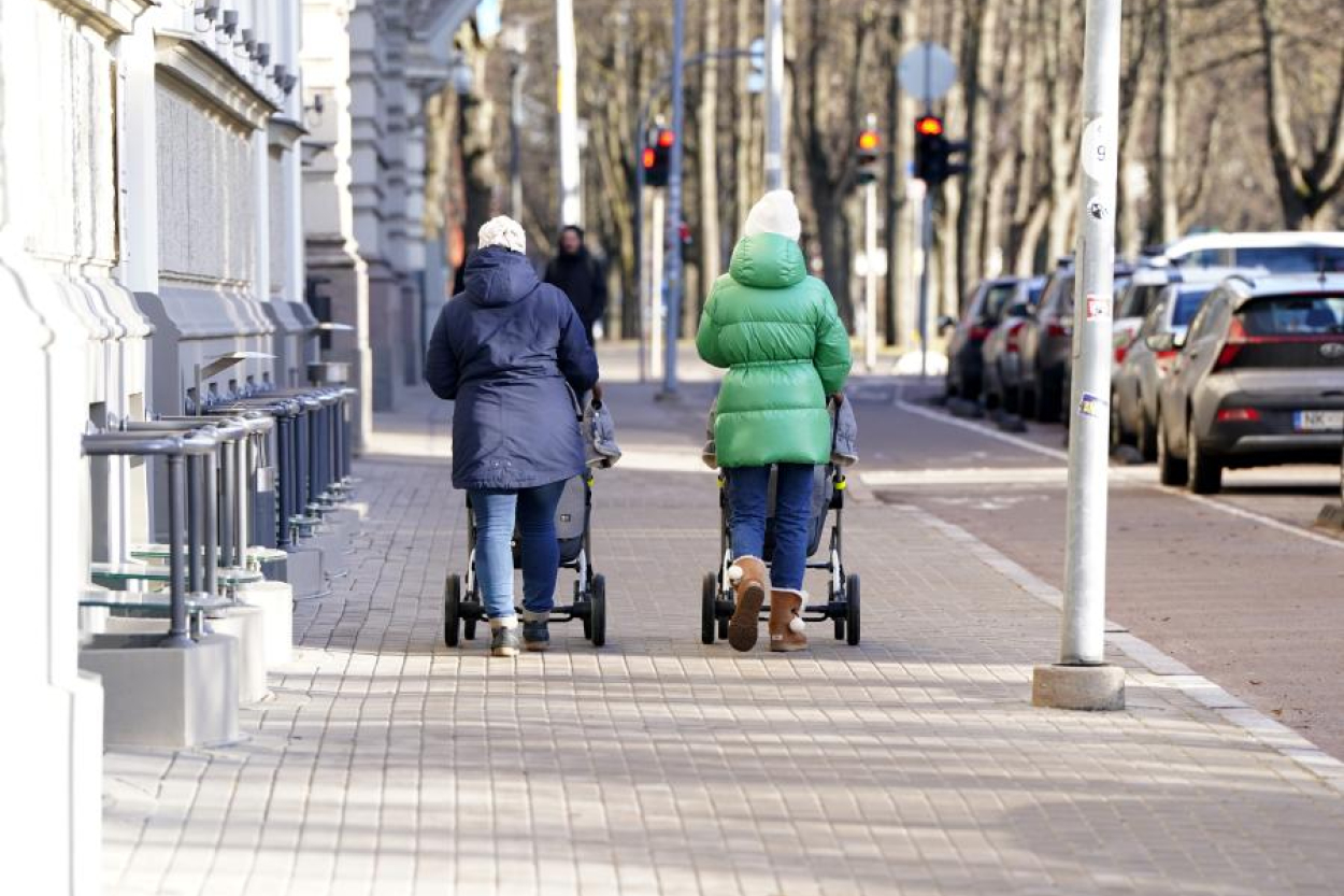 Latvijā 10,3% no visām mājsaimniecībām ir viena vecāka ģimenes