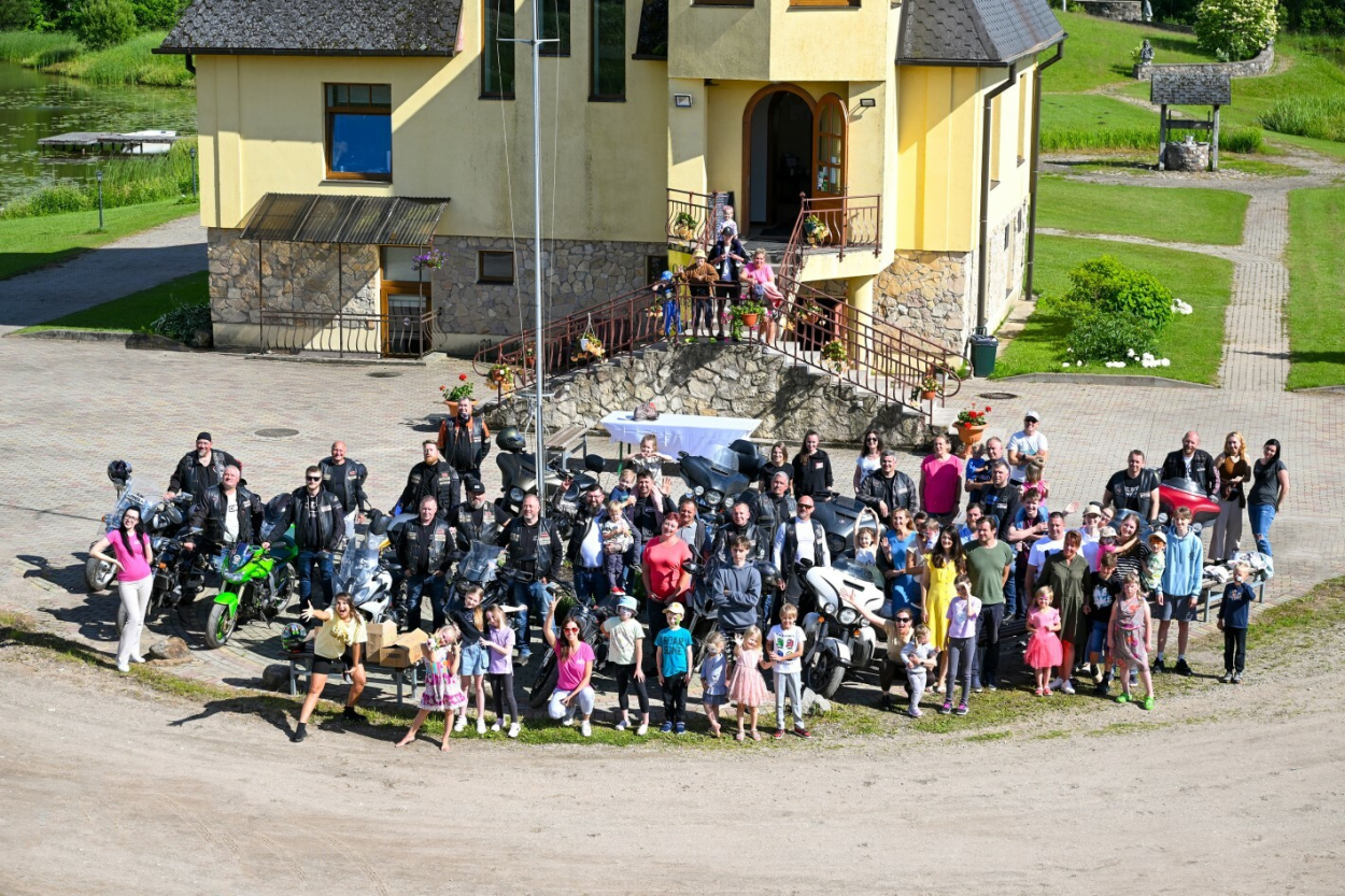 Vieta, kur mīt cerība: Latvijā atklāta vasaras nometne īpašiem bērniem (+VIDEO)