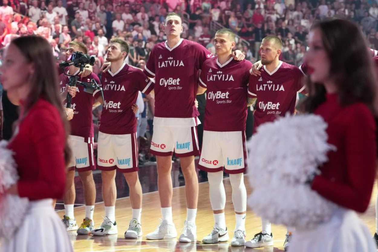 Latvijas basketbolisti Rīgā sāk Parīzes olimpisko spēļu kvalifikācijas turnīru