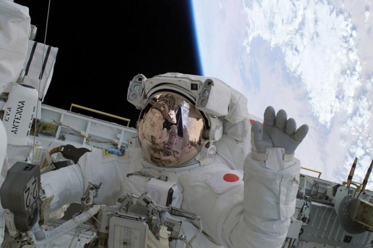 Skafandru daudz, bet nav ar ko doties kosmosā: NASA ir lielas problēmas