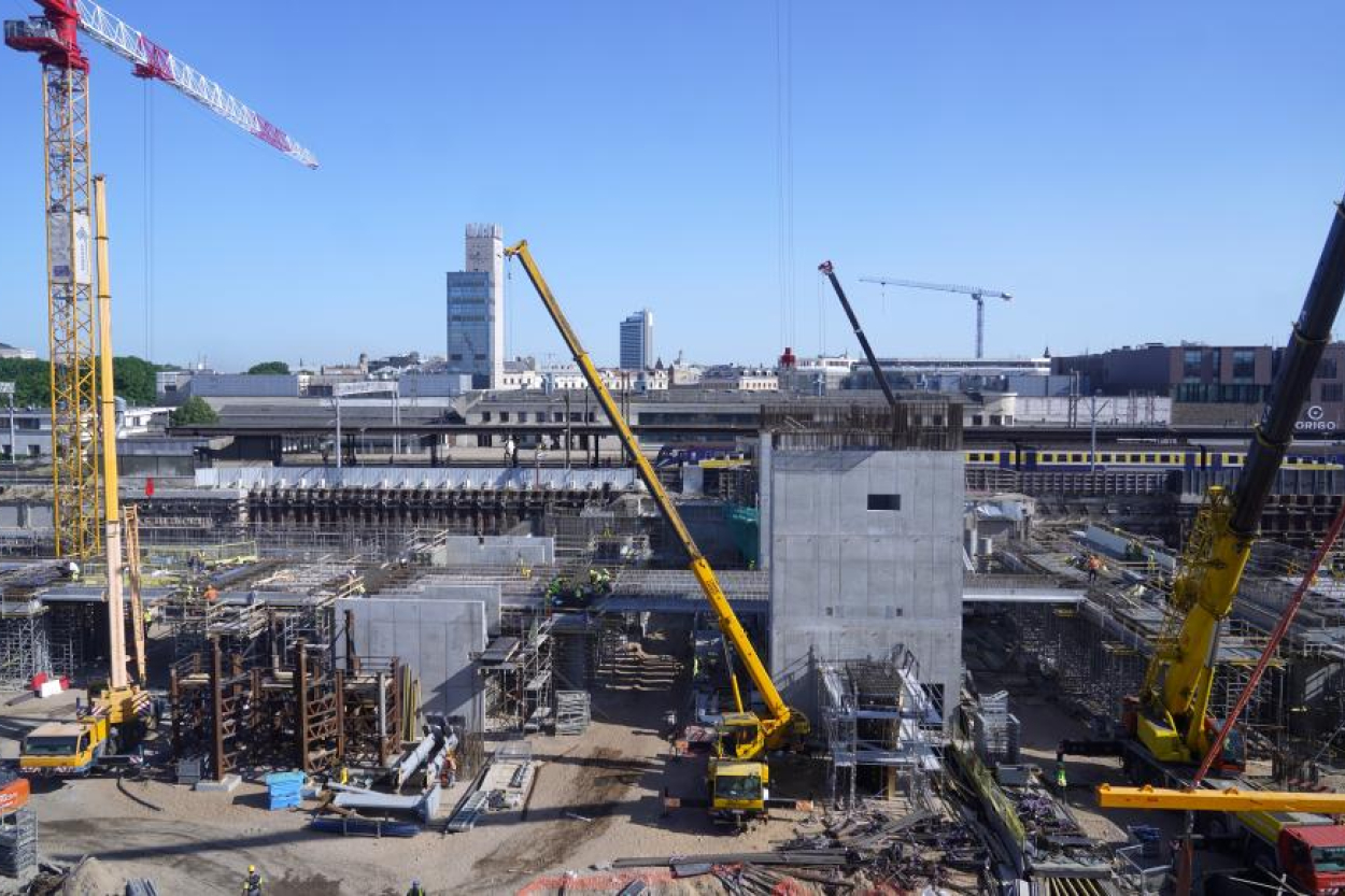 Rīgas centrālās stacijas būvnieks nav saņēmis maksājumus 43 miljonu eiro apmērā