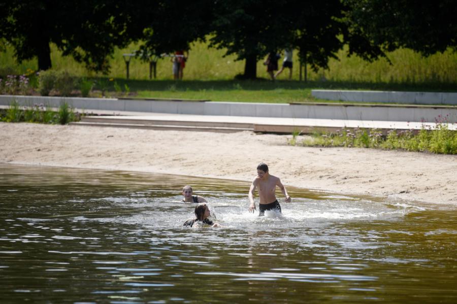 Ūdens temperatūra peldvietās daudzviet pārsniedz 20 grādus