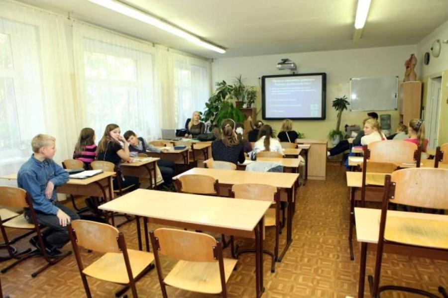 IZM varētu samazināt minimālā skolēnu skaita prasību