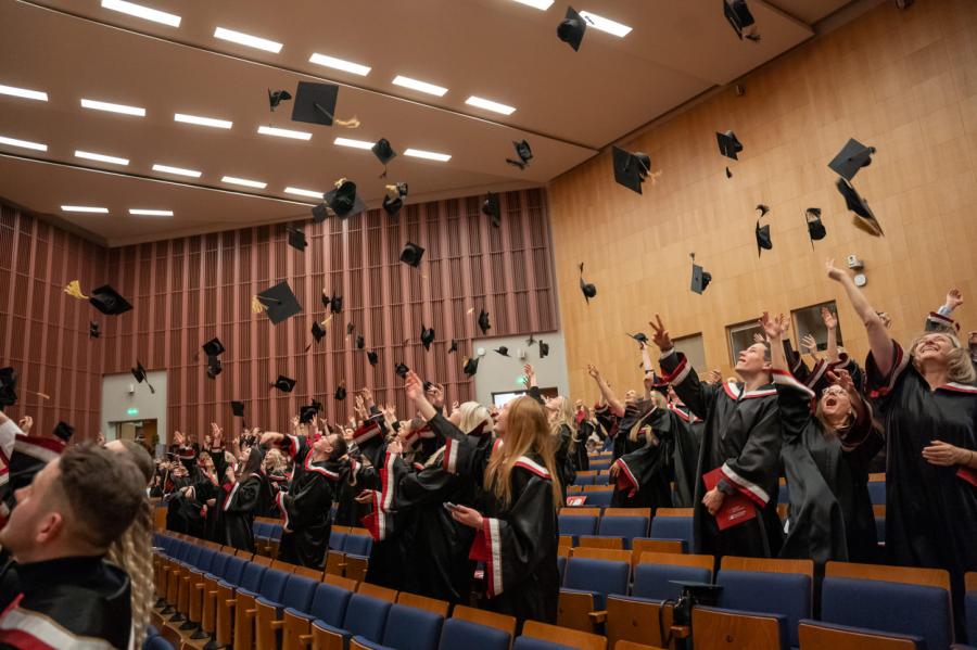 Rekordliels cilvēku skaits, kas vēlas studēt medicīnu Rīgā (+VIDEO)