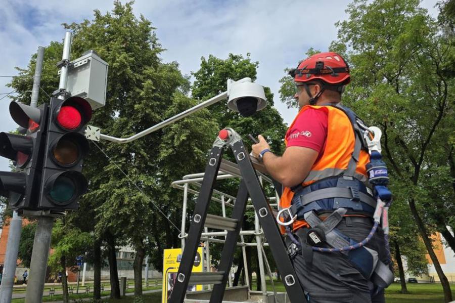 Daugavpilī ielu satiksmi regulēs viedie luksofori (+VIDEO)