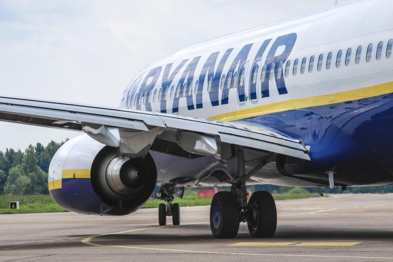 Ryanair pārtrauks reisus starp Rīgu un Berlīni