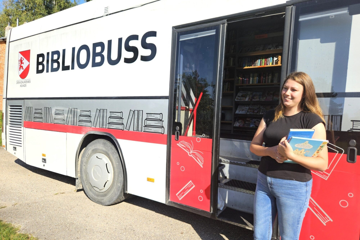 Dienvidkurzemes novads par 45 587 eiro iegādājies lietotu bibliobusu (+VIDEO)