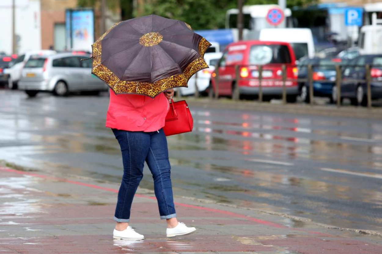 Otrdien Latviju no rietumiem sasniegs plaša lietus zona