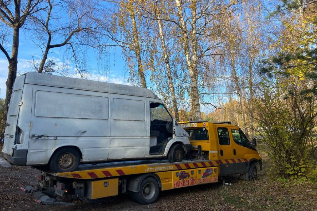 Policija: šogad Daugavpilī piespiedu kārtā evakuēti 17 auto (+VIDEO)