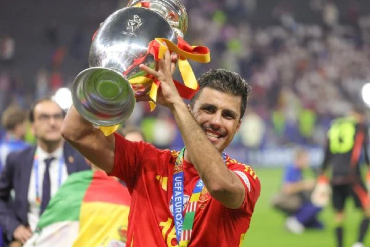 Rodri saņem «Ballon d’Or» balvu