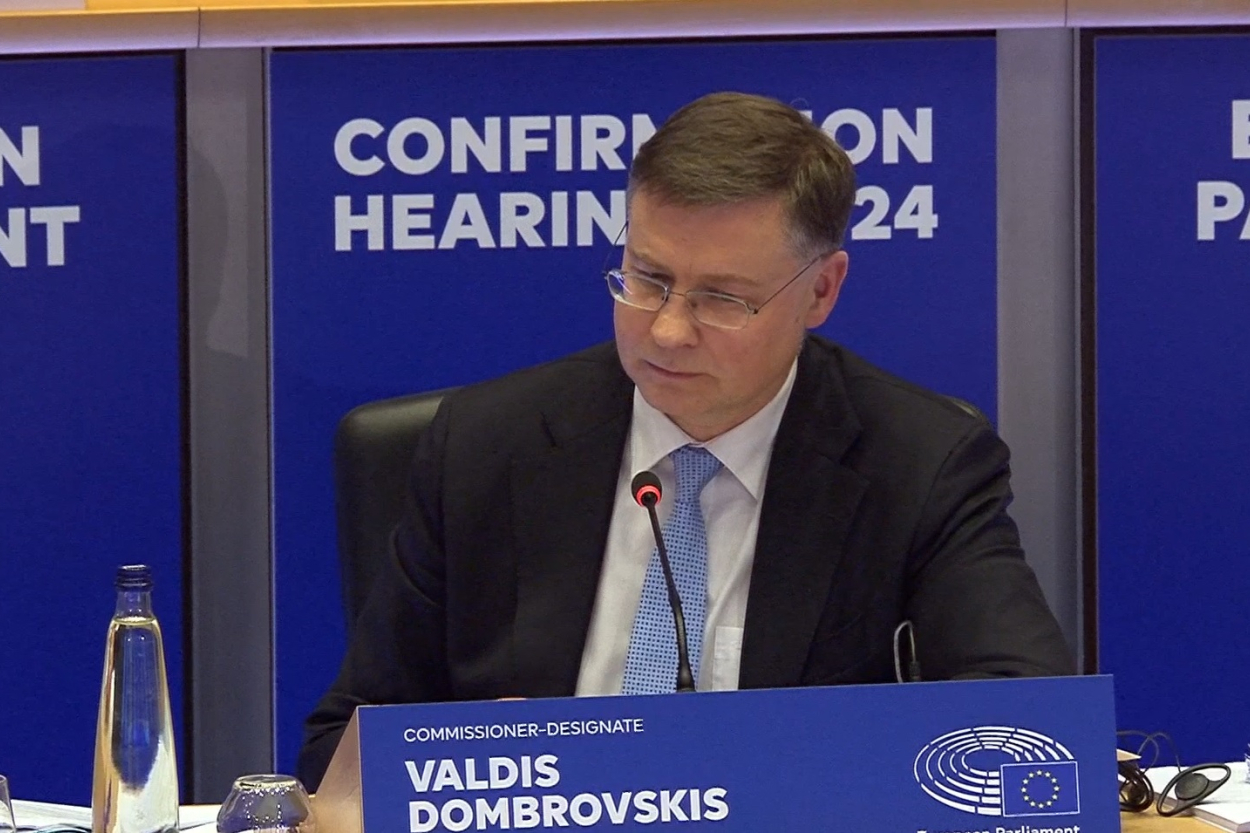 Eiropas parlaments šodien uzklausa eirokomisāra amata kandidātu Dombrovski