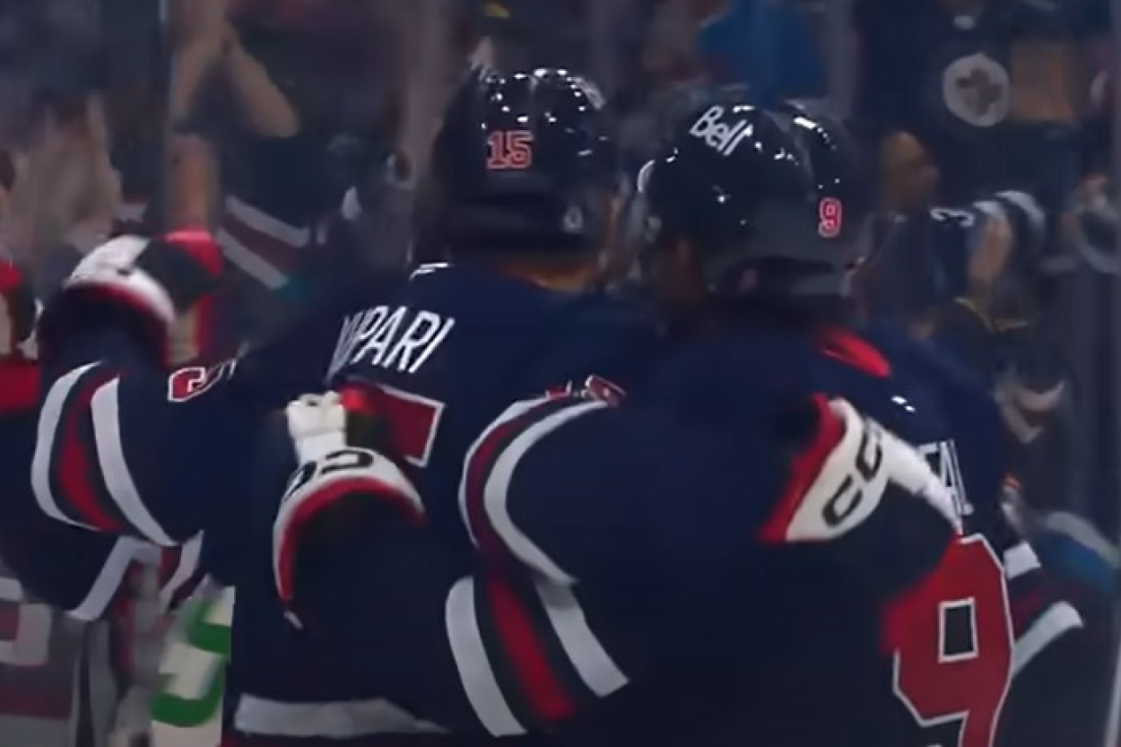 Vinipegas «Jets» labo sekmīgākā NHL sezonas sākuma rekordu (VIDEO)