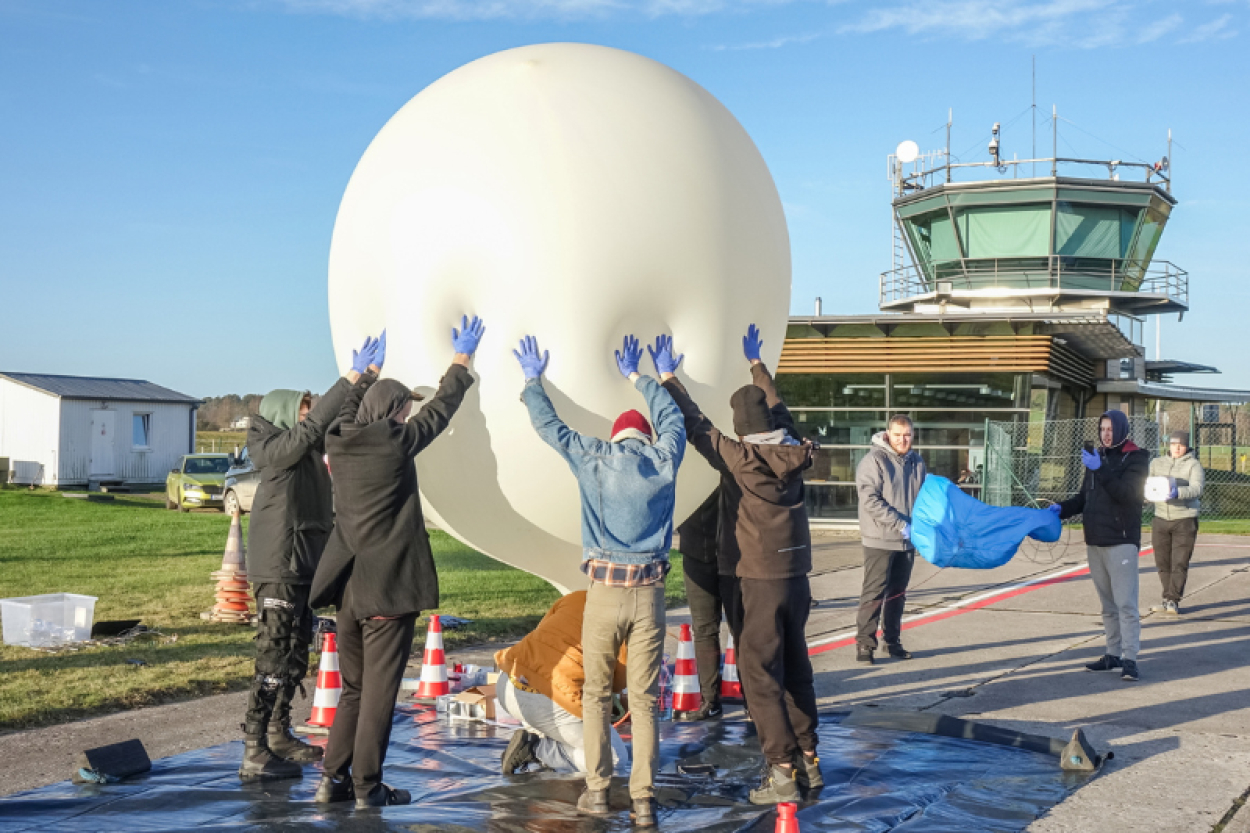 Ventspils stratosfēras zonde spēj sasniegt 30 kilometru augstumu (+VIDEO)