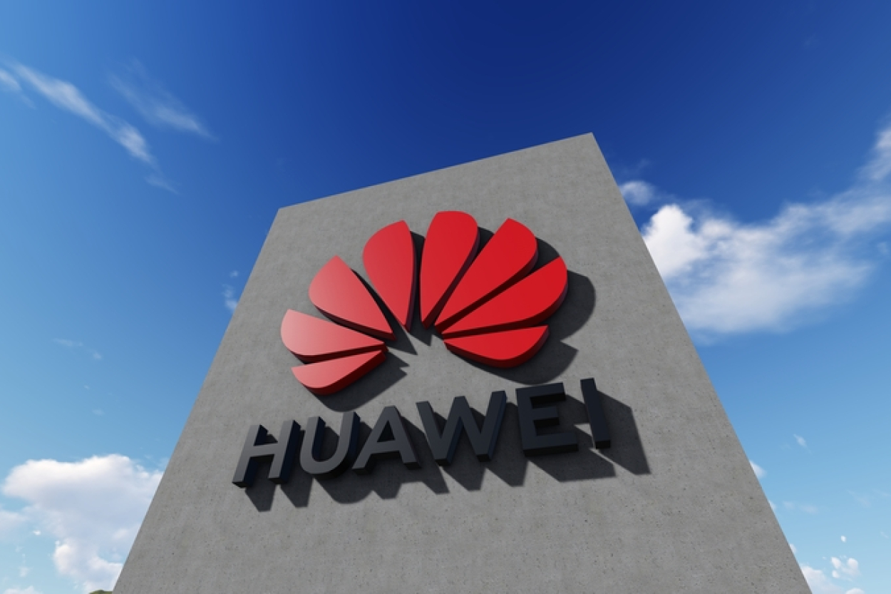 Huawei prezentē viedtelefonu ar pašu izstrādātu operētājsistēmu