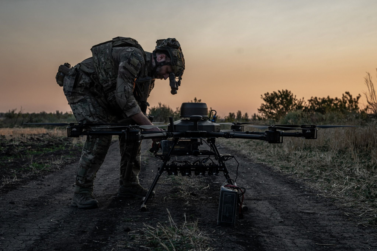 Rostovas apgabalā pēc Ukrainas dronu trieciena izcēlies ugunsgrēks naftas bāzē