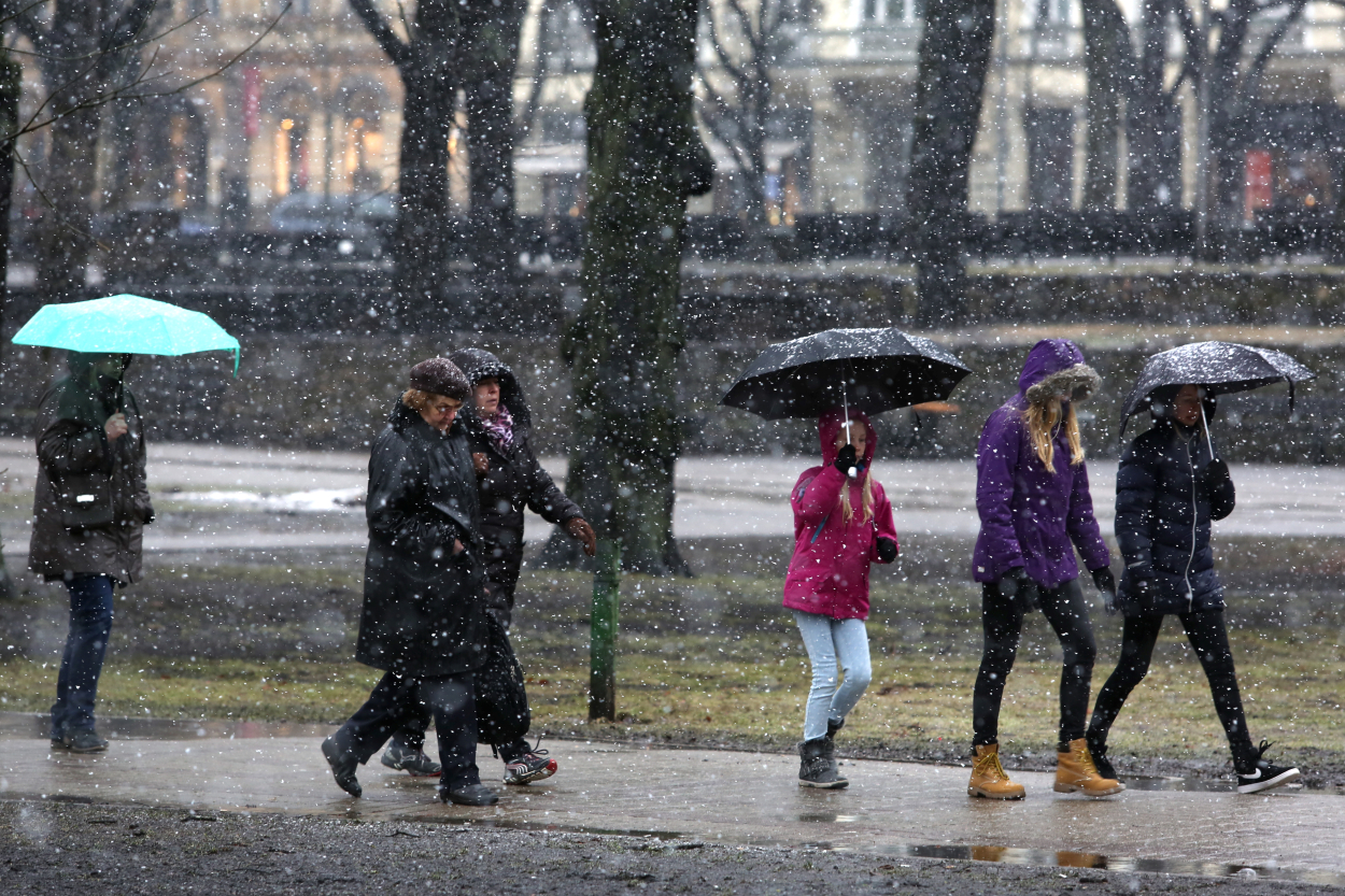 Ceturtdiena būs mākoņaina un palaikam līs