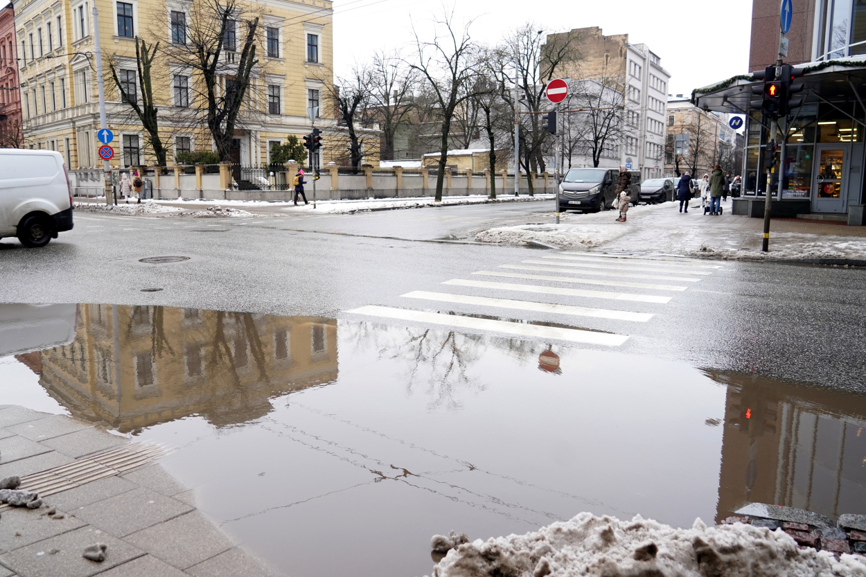 Trešdien palaikam gaidāmi nokrišņi