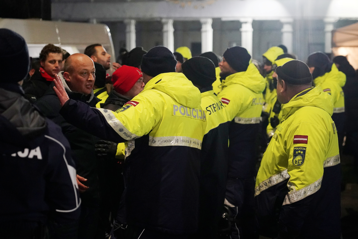 Ruks: Ierobežojot futbola fanus, likumsargi savas darbības mēģināja sabalansēt