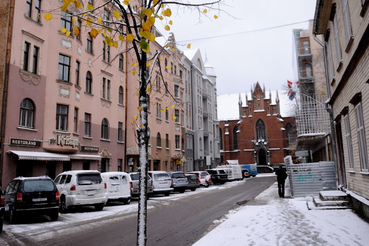 Filmēšanas laikā slēgs satiksmi Baznīcas un Ģertrūdes ielā Rīgā