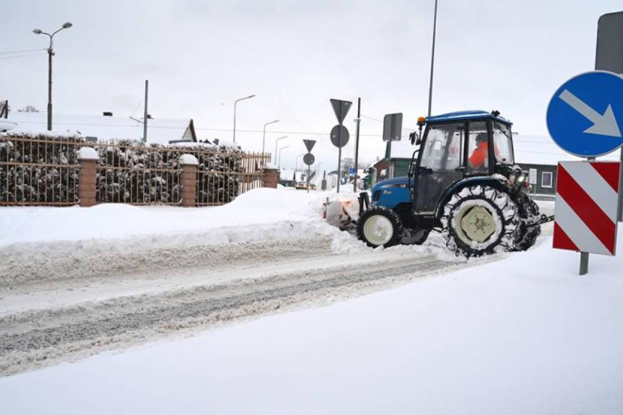 Rīgā turpinās snigt līdz plkst.14