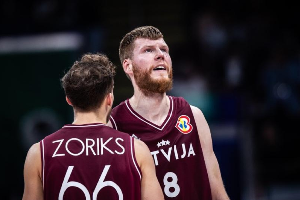 Latvijas izlases basketbolisti spēlē Rīgā tiksies ar Spāniju