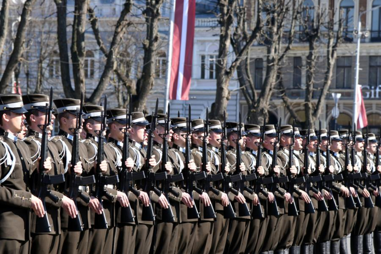 Siliņa: Latvija neizslēdz iespēju sūtīt savus bruņotos spēkus uz Ukrainu