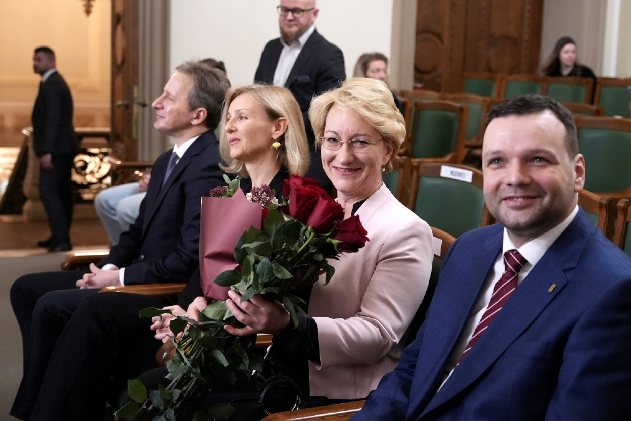 Saeima apstiprina trīs jaunus ministrus