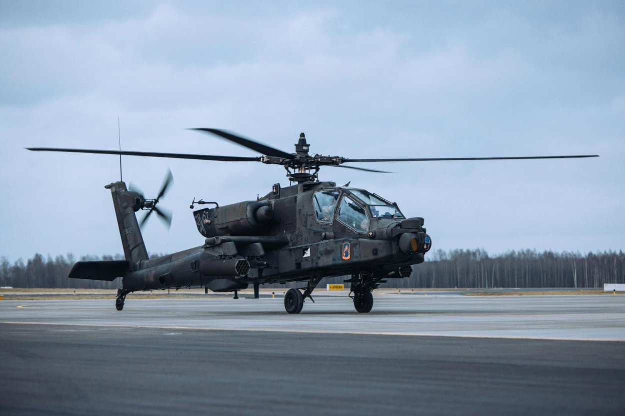 ASV armijas helikopteri «‎Apache» turpina aizsargāt mūsu valsti (+VIDEO)