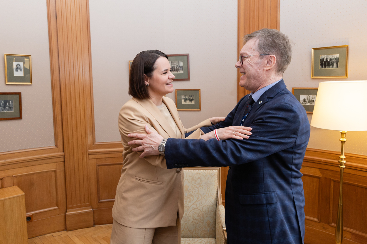 ĀM valsts sekretārs apliecina Cihanouskai Latvijas atbalstu