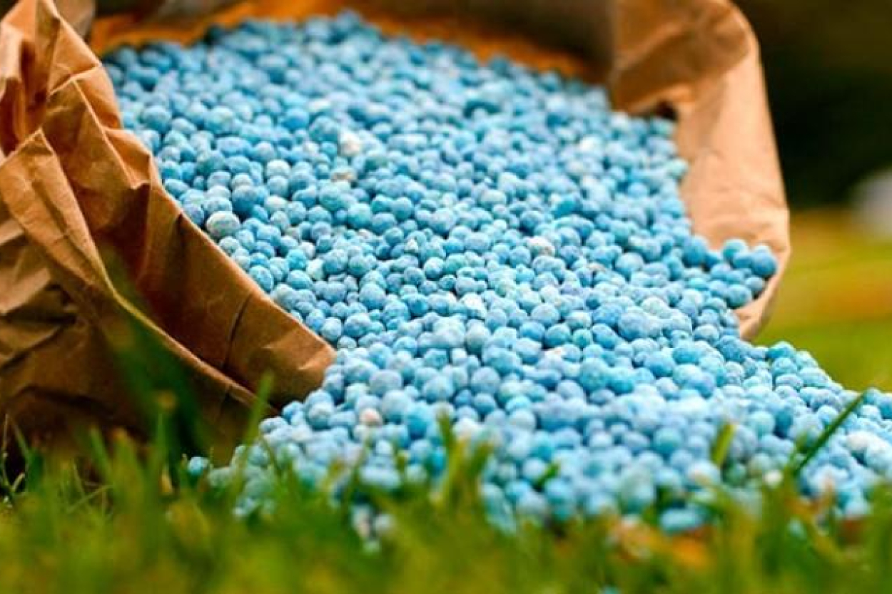 Lauksaimnieki kļuvuši atkarīgi no Krievijas mēslošanas produktu importa