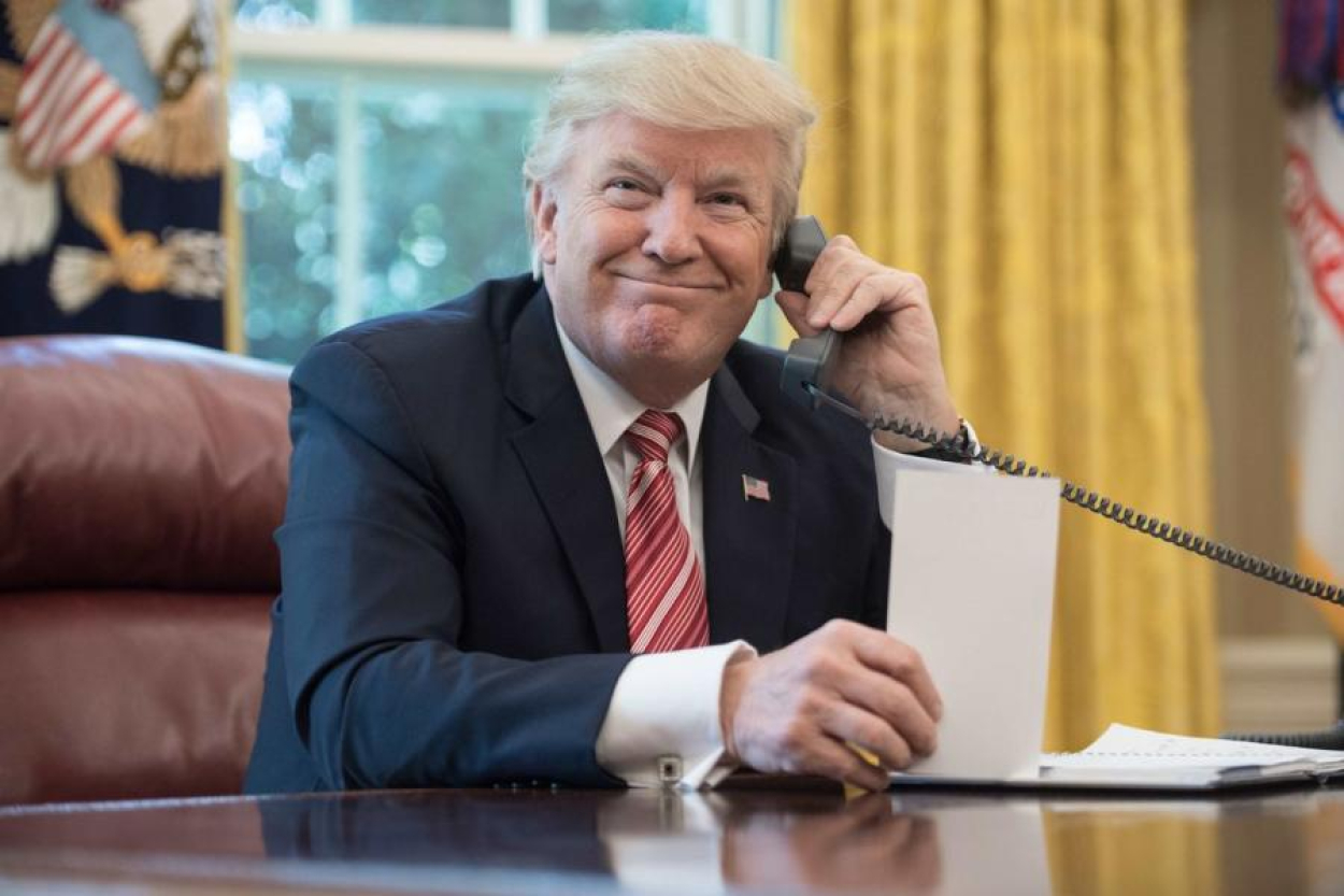 Trampam pirmdien būs telefonsarunas Putinu, Zelenski un NATO valstīm