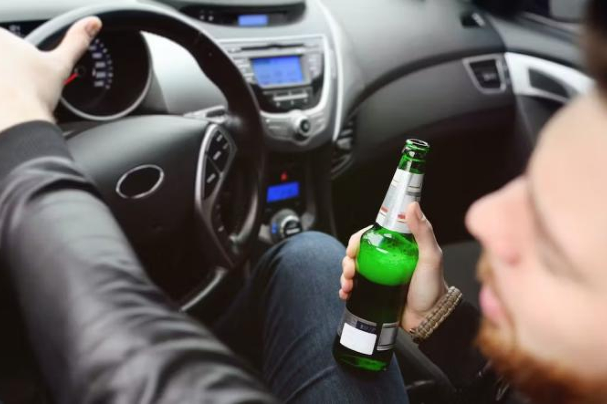 Kurzemē aiztur kādu agresīvu dzērājšoferi-viltvārdi