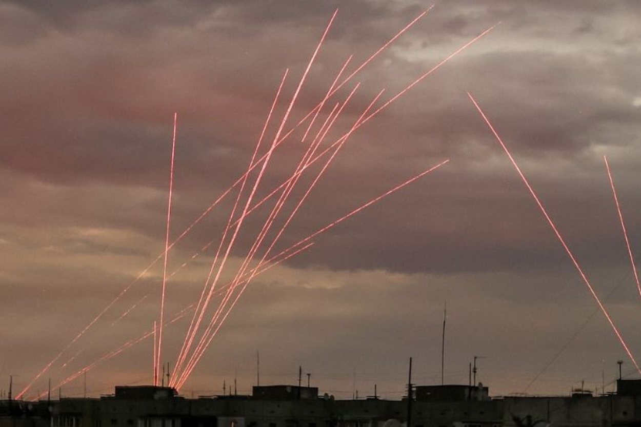 Krievu dronu un raķešu triecienā Kijivai ievainoti astoņi cilvēki