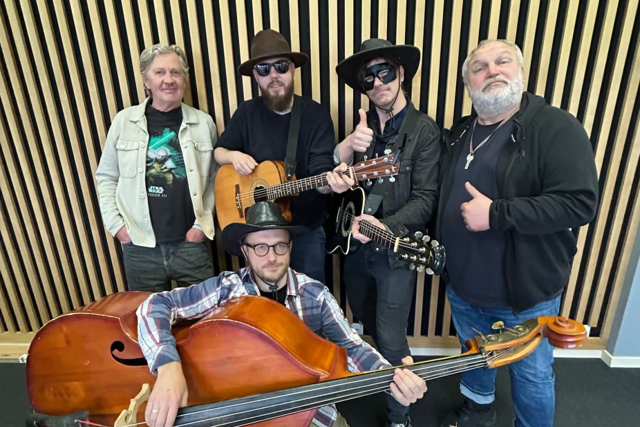 Grupa «‎Noslēpums» prezentēja debijas albumu Latvijas rokmūzikas mekā (+VIDEO)