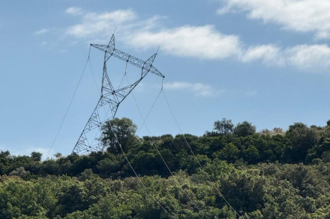 Francijas dienvidu reģions palicis bez elektrības