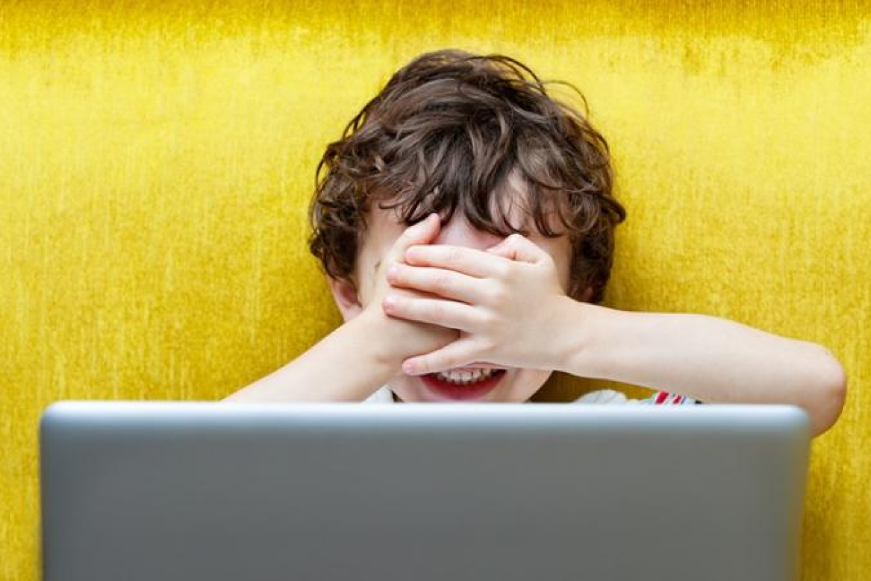 "Progresīvie" rosina par draudiem internetā piemērot naudas sodu