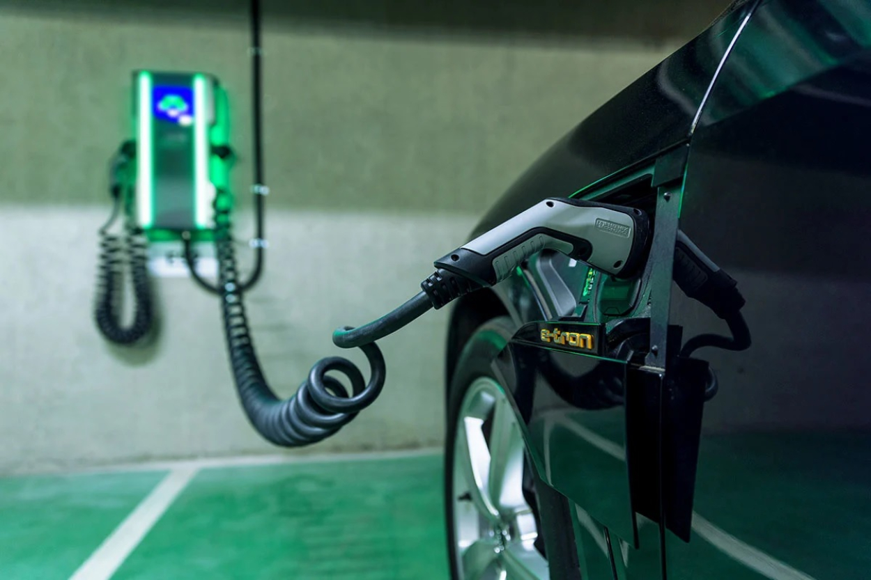 Kas jāzina Latvijas elektro auto īpašniekiem (+VIDEO)