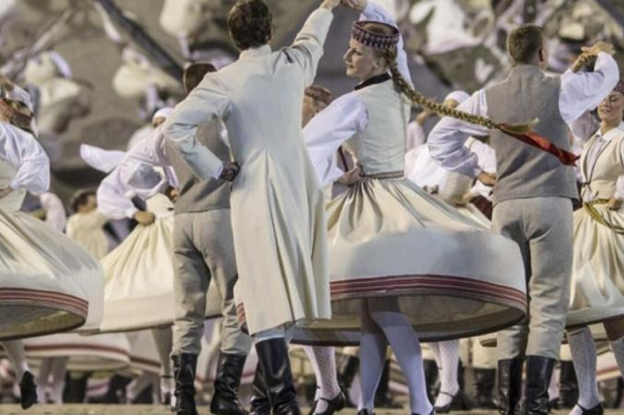 Sludinājumu portālos parādījušās Skolēnu Dziesmu un deju svētku biļetes