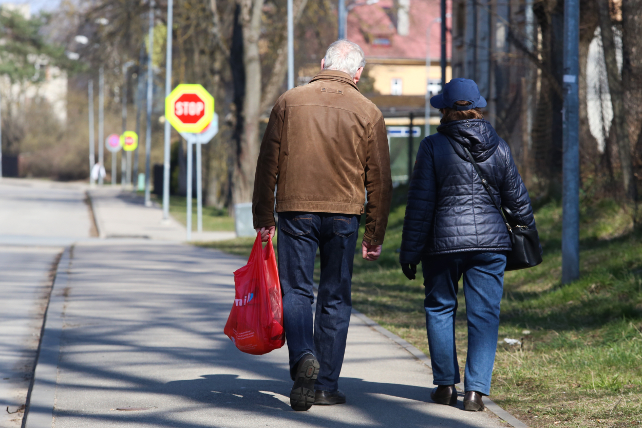 Latvijā – augsts atbalsts Ukrainas bēgļiem, mazāks – sankcijām