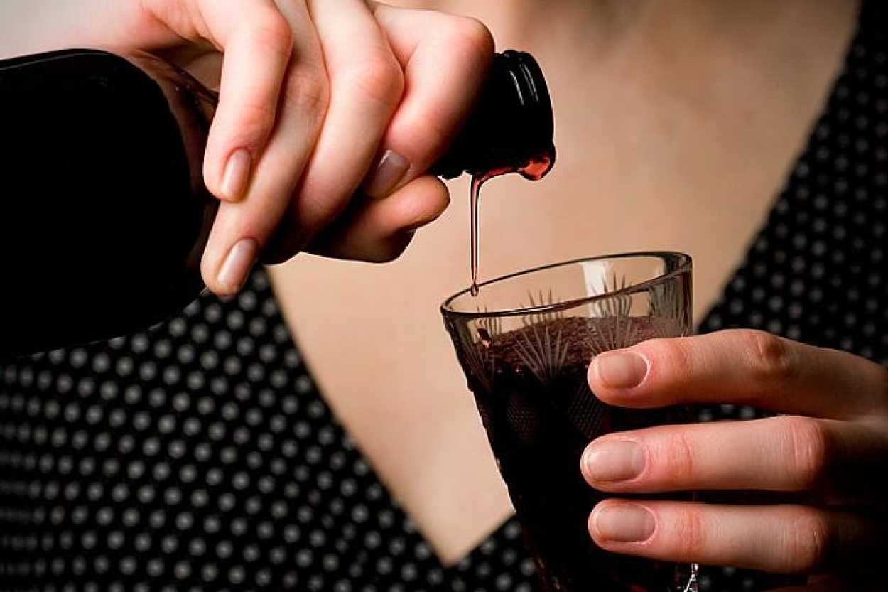 Psihiatri par naudas un alkohola pieņemšanu turpinās tiesāt novembrī