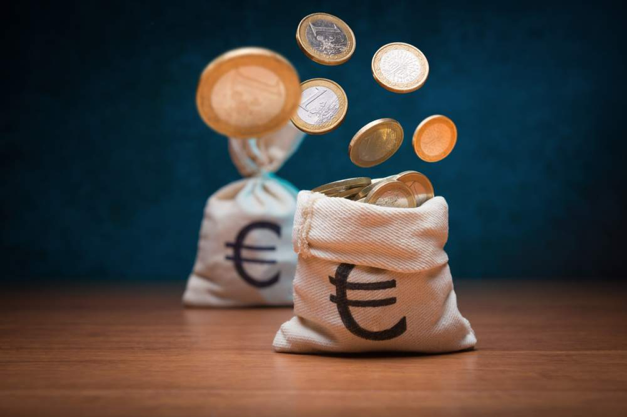 Aptauja: Latvijā 46% iedzīvotāju pēdējā gada laikā ir guvuši papildu ienākumus