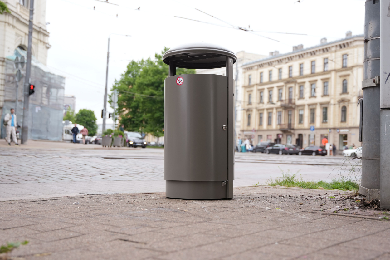 Rīgas centrā uzstādīs vairāk nekā 200 atkritumu urnas