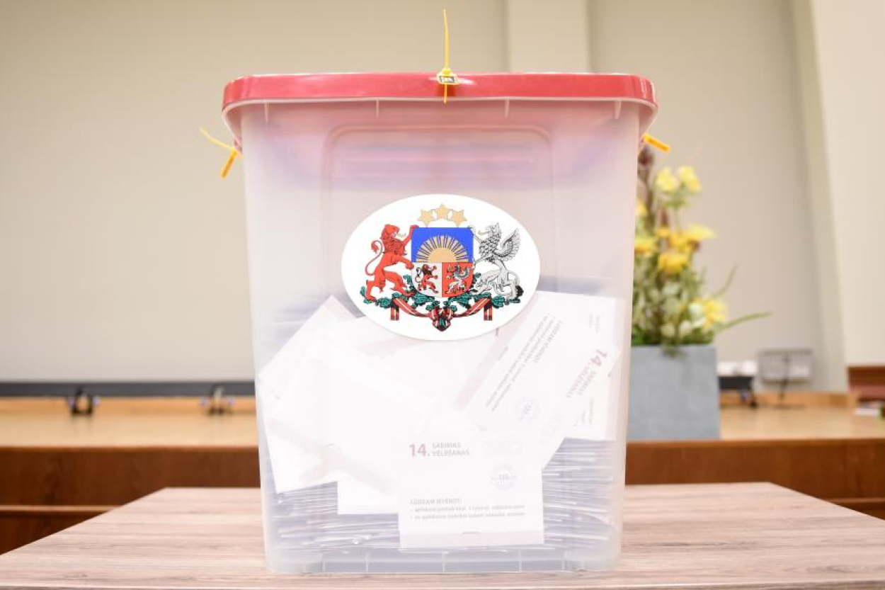 CVK: Pirmās vēlēšanu stundas aizritējušas bez aizķeršanās
